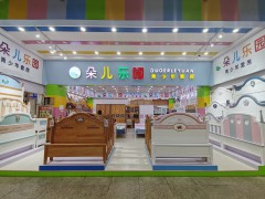 朵儿乐园青少年儿童家具展厅实拍