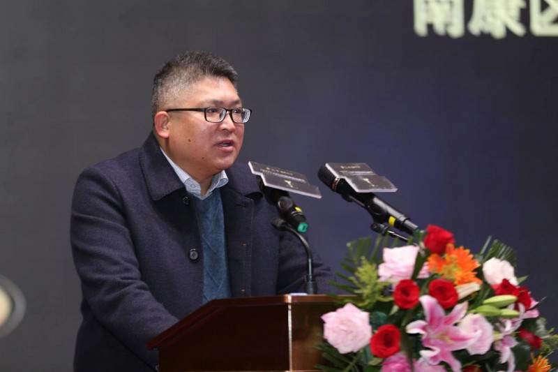 区委常委、常务副区长李成胜为盛典致辞
